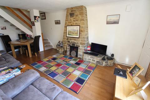 4 Barlow Close, Milcombe, Banbury, OX15 4SB