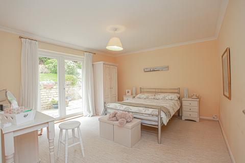 2 Brookside, Hook Norton, Banbury, OX15 5NS