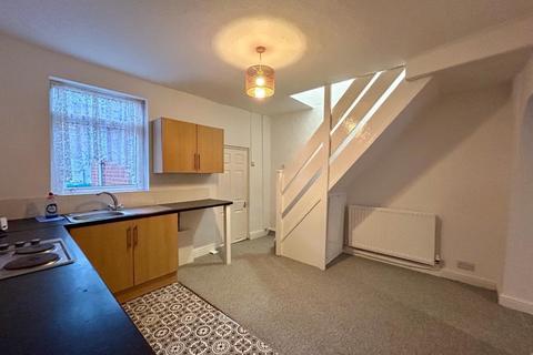 2 bedroom terraced house to rent, Surtees Street,