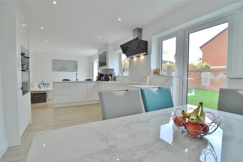 25 Arrowsmith Drive, Stonehouse, GL10 2QS