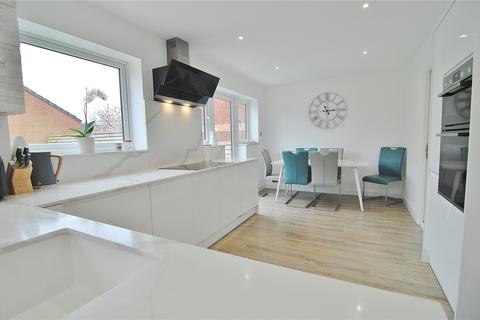 25 Arrowsmith Drive, Stonehouse, GL10 2QS