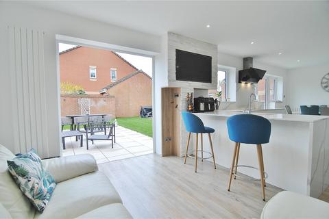 25 Arrowsmith Drive, Stonehouse, GL10 2QS