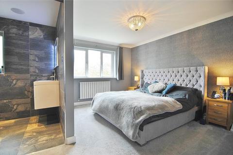 25 Arrowsmith Drive, Stonehouse, GL10 2QS