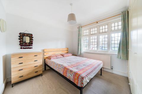 3 bedroom bungalow for sale, Goldsworth Road, Woking, GU21