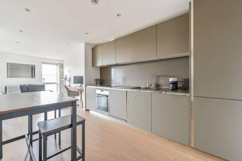 1 bedroom flat to rent - Balham Hill, Clapham Common South Side, London, SW12