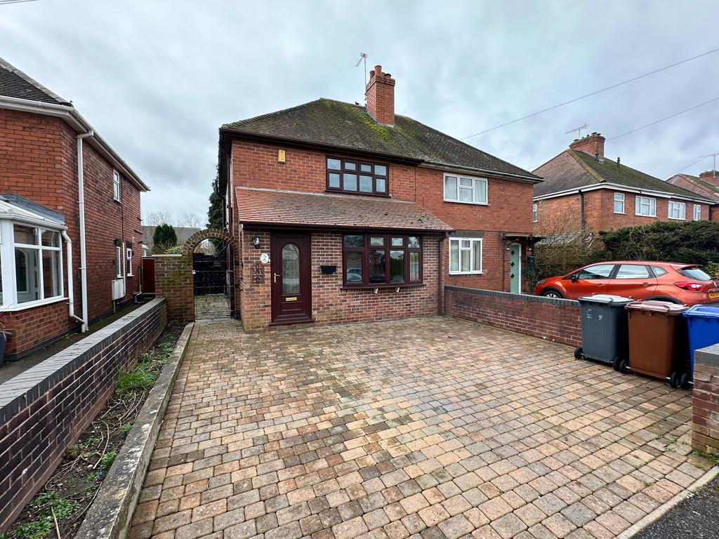 Tatenhill Lane, Branston, BurtononTrent, DE14 2 bed semidetached house for sale £200,000