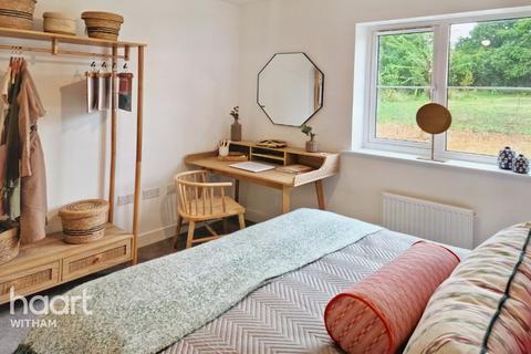 1 bedroom flat for sale - Hewlett Road, Burnham-on-Crouch