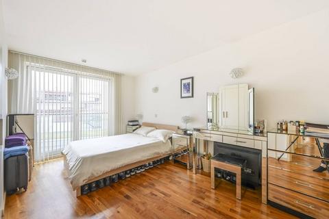 2 bedroom flat for sale, New Providence Wharf, Canary Wharf, London, E14