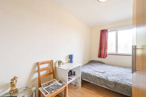 17 York Close, London, E6 5QN