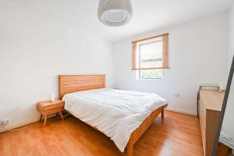 2 bedroom flat for sale, Flat North Point, Tottenham Lane, Crouch End, London, N8