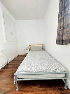 4 bedroom terraced house to rent - Kelsall Croft, Birmingham B1
