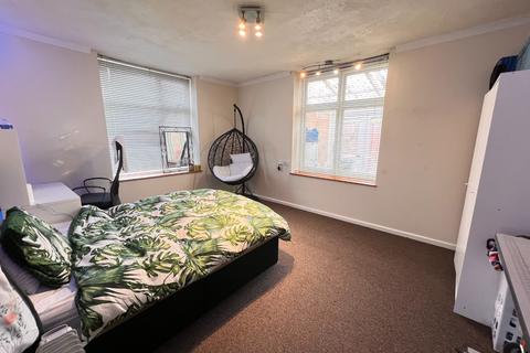 4 bedroom bungalow for sale, Commercial Premises, Ashcroft Road, Luton
