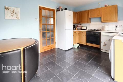 8 Alder Drive, South Ockendon, RM15 6RD