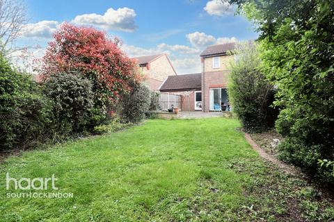 8 Alder Drive, South Ockendon, RM15 6RD