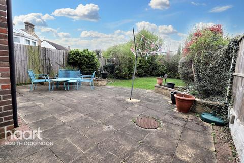 8 Alder Drive, South Ockendon, RM15 6RD
