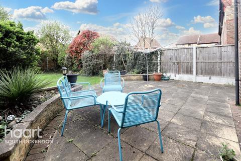 8 Alder Drive, South Ockendon, RM15 6RD