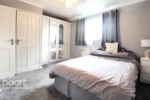 8 Alder Drive, South Ockendon, RM15 6RD