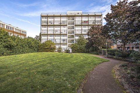 2 bedroom flat for sale, Barringer Square, Tooting Bec, London, SW17