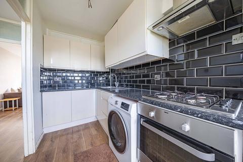 2 bedroom flat for sale, Barringer Square, Tooting Bec, London, SW17