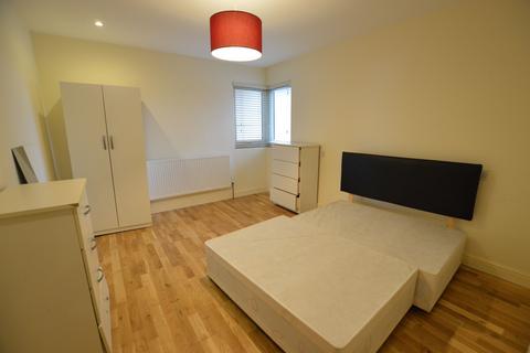 1 bedroom flat to rent - 273 Hoe Street, London E17