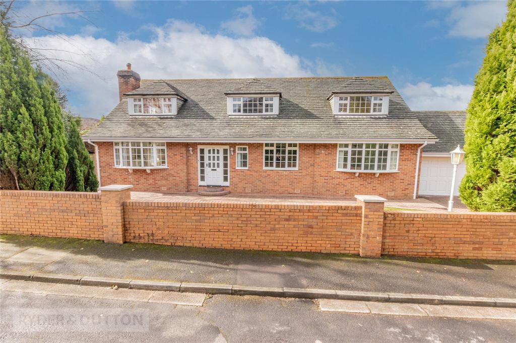 Station Lane, Grotton, Saddleworth, OL4 5 bed detached house for sale