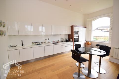 2 bedroom apartment for sale, St. Andrews Suite, Seafield House, Lytham