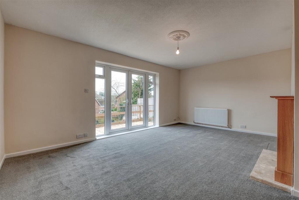 Auxerre Avenue, Greenlands, Redditch... 3 bed semidetached house for