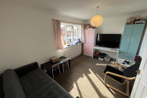 Flat B, 20b Winslow Grove, London, E4 6EU