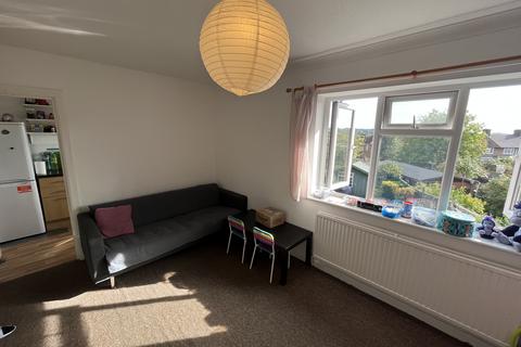Flat B, 20b Winslow Grove, London, E4 6EU