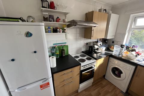 Flat B, 20b Winslow Grove, London, E4 6EU