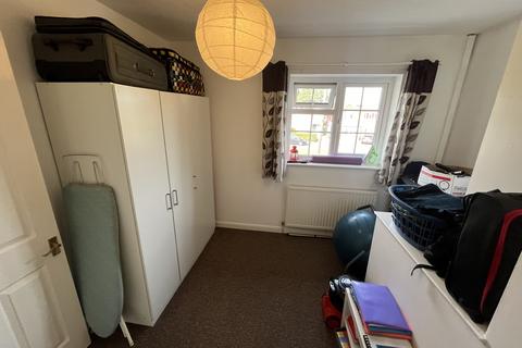 Flat B, 20b Winslow Grove, London, E4 6EU