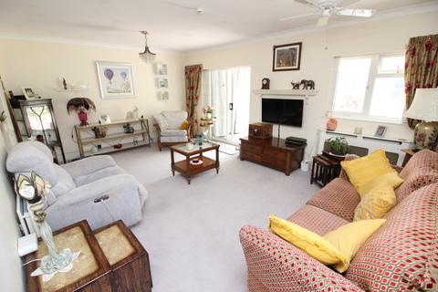 2 bedroom semi-detached bungalow for sale, Trafalgar Avenue, Worcester Park KT4