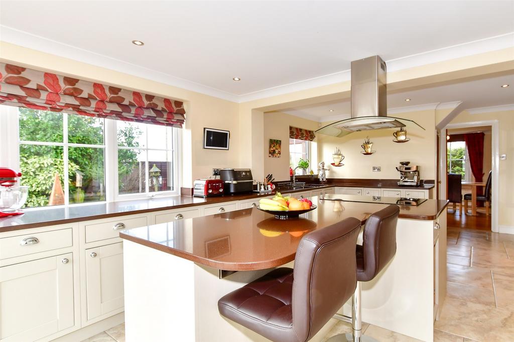 Bines Road, Partridge Green, Horsham, West Sussex 4 bed detached house