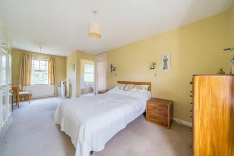 4 bedroom detached house for sale, Pennington Drive, Weybridge, KT13