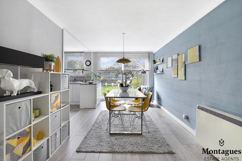 25 Highfield Green, Epping, CM16 5HD