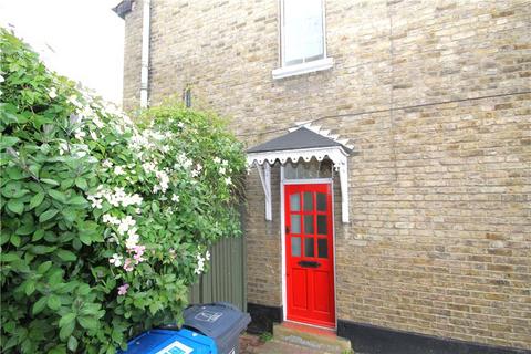 2 bedroom end of terrace house to rent, Spa Hill, London, SE19