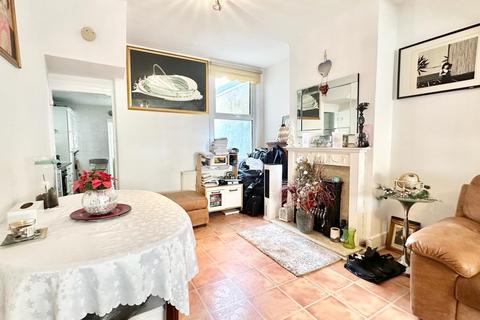 3 bedroom terraced house for sale, Meath Road, London E15