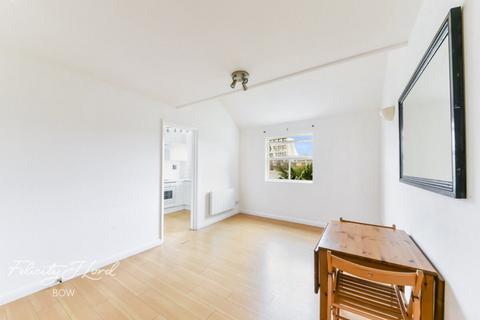 1 bedroom apartment for sale, Cleveland Grove, LONDON