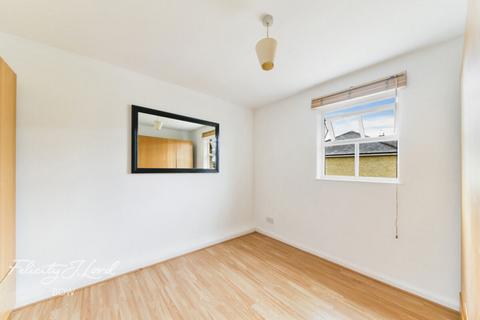 1 bedroom apartment for sale, Cleveland Grove, LONDON