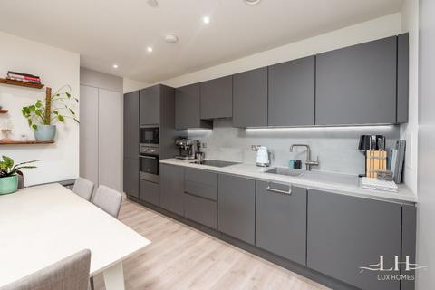 2 bedroom apartment for sale, Lyall House, London