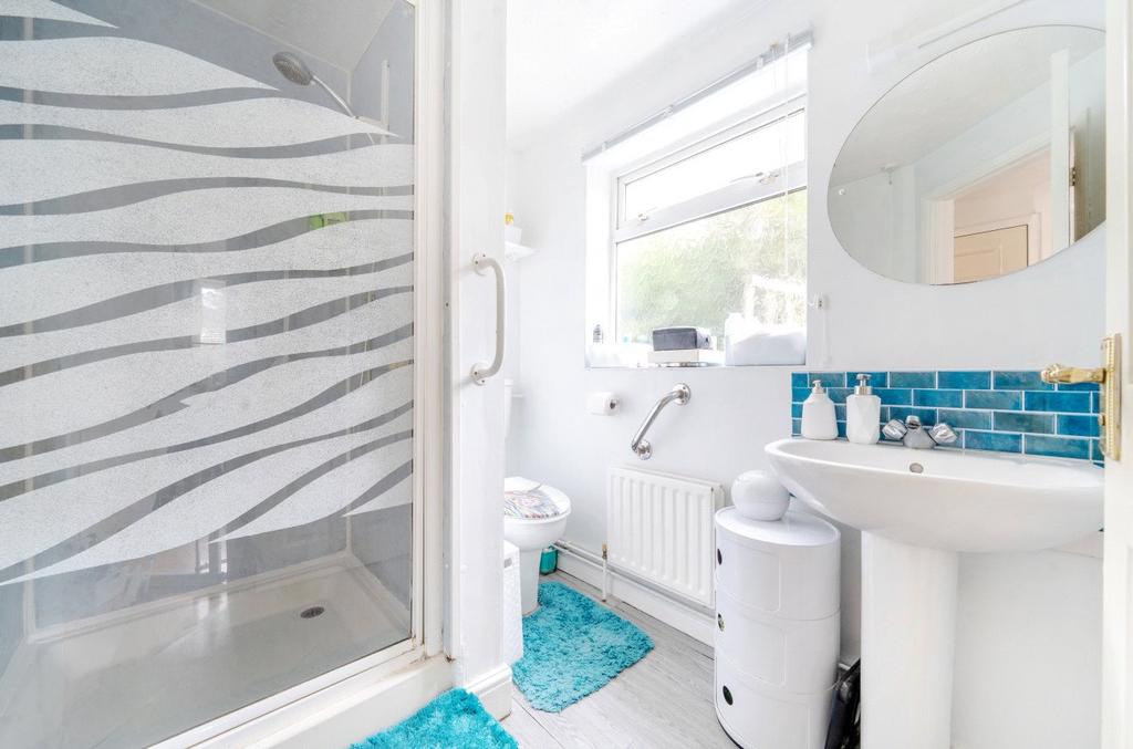 Annexe Shower Room