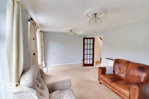 3 bedroom end of terrace house for sale, Porlock Drive, Luton