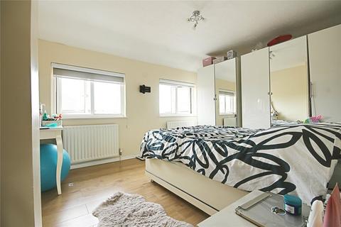 2 bedroom semi-detached house to rent - Vernon Avenue, Enfield, London, EN3