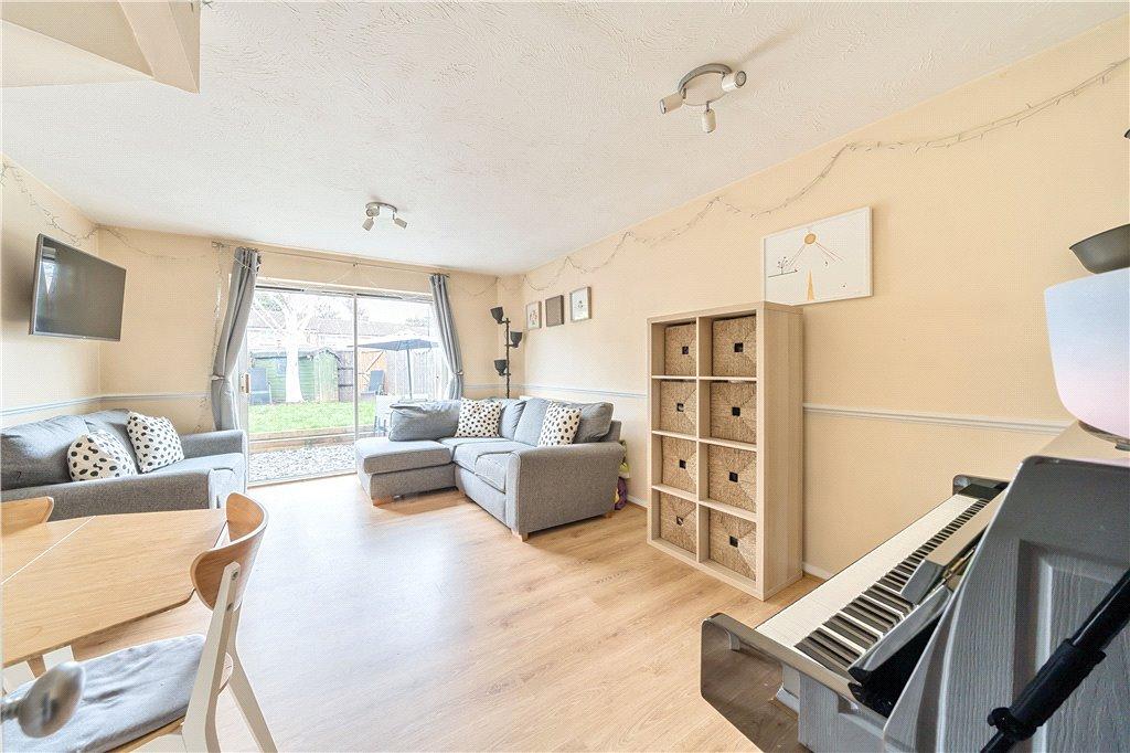 Pennington Way, London 2 bed terraced house for sale £390,000