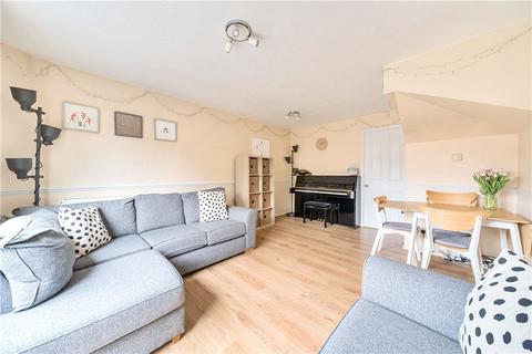 36 Pennington Way, London, SE12 9QB