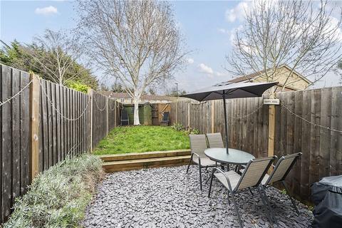36 Pennington Way, London, SE12 9QB