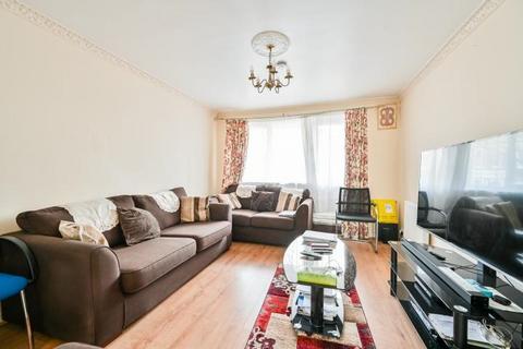 1 bedroom flat for sale, 130 Staveley Close, London, SE15 2JW