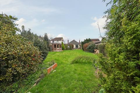 24 Chescombe Road, Yatton, Bristol, BS49 4EN