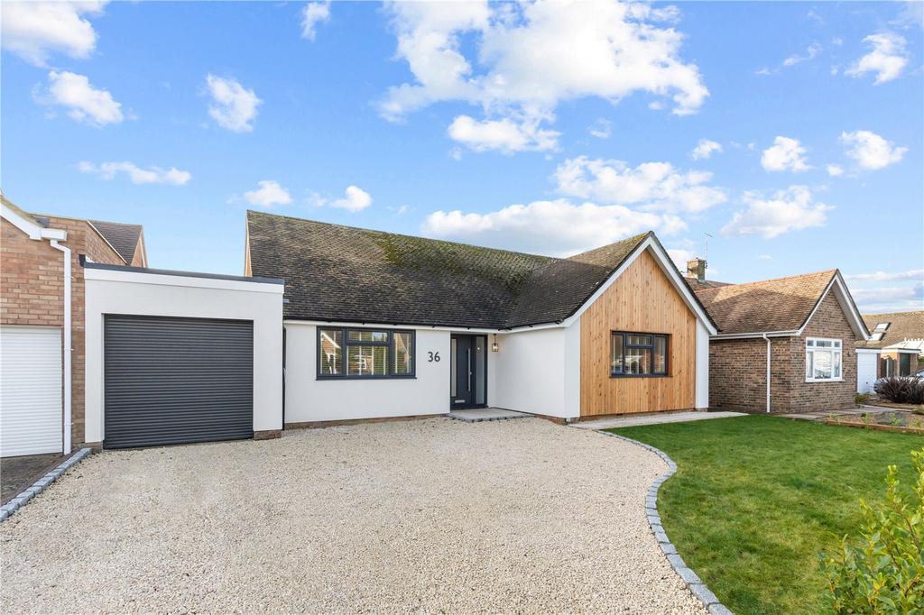 Hawke Close, Rustington, Littlehampton, West Sussex, BN16 3 bed