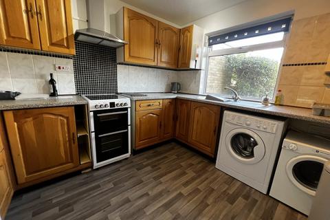 4 bedroom terraced house to rent, Downs Road, Canterbury CT2